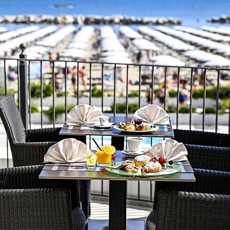 Hotel La Rosa กัตตอลิกา ภายนอก รูปภาพ