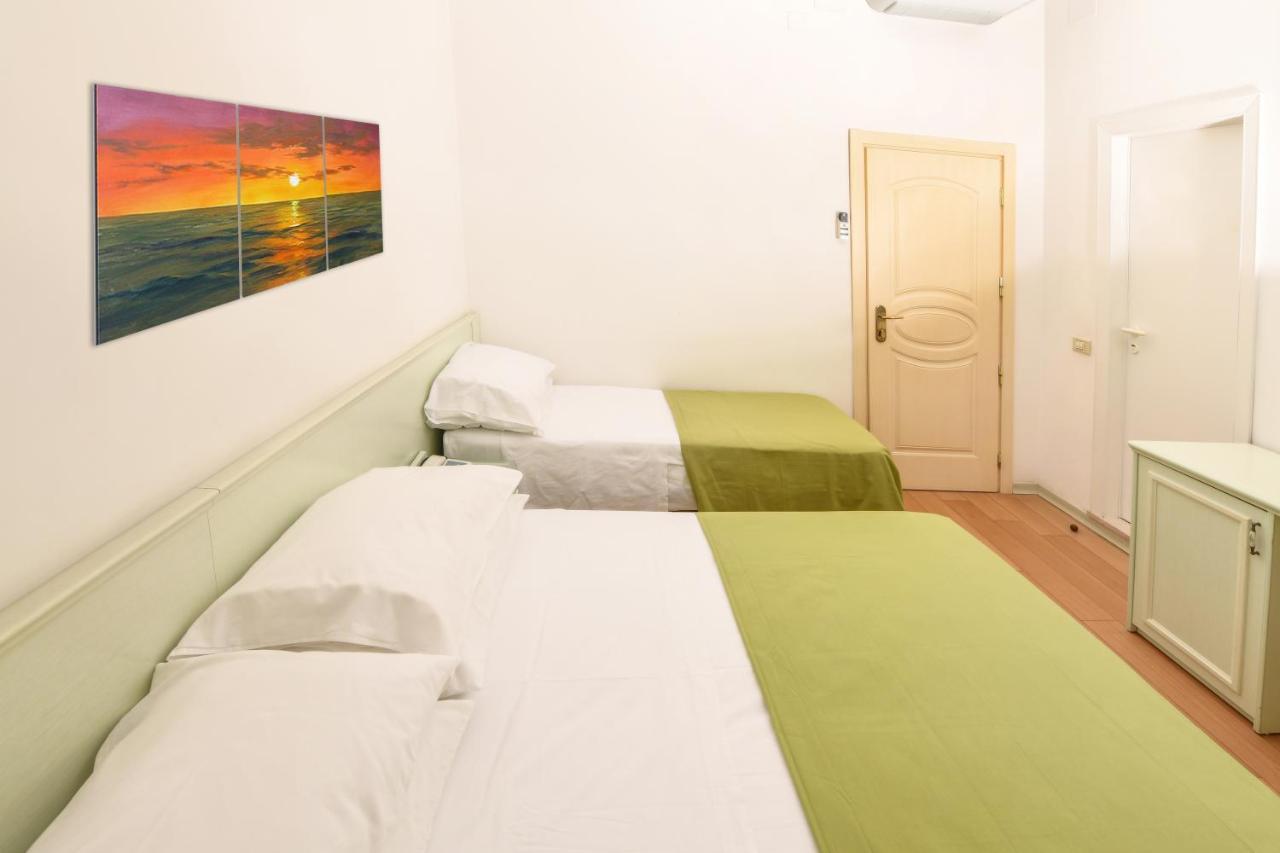 Hotel La Rosa กัตตอลิกา ภายนอก รูปภาพ
