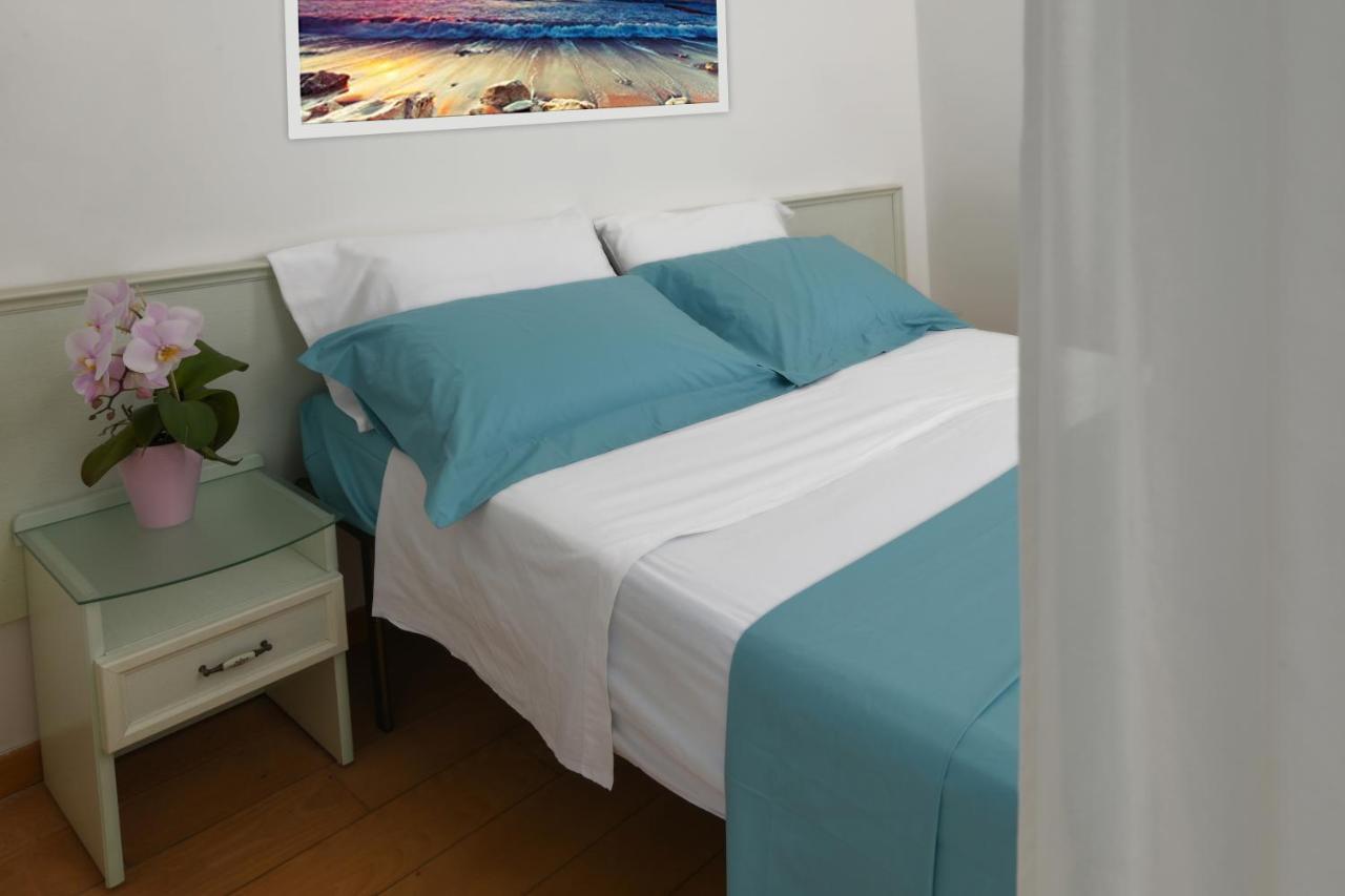 Hotel La Rosa กัตตอลิกา ภายนอก รูปภาพ