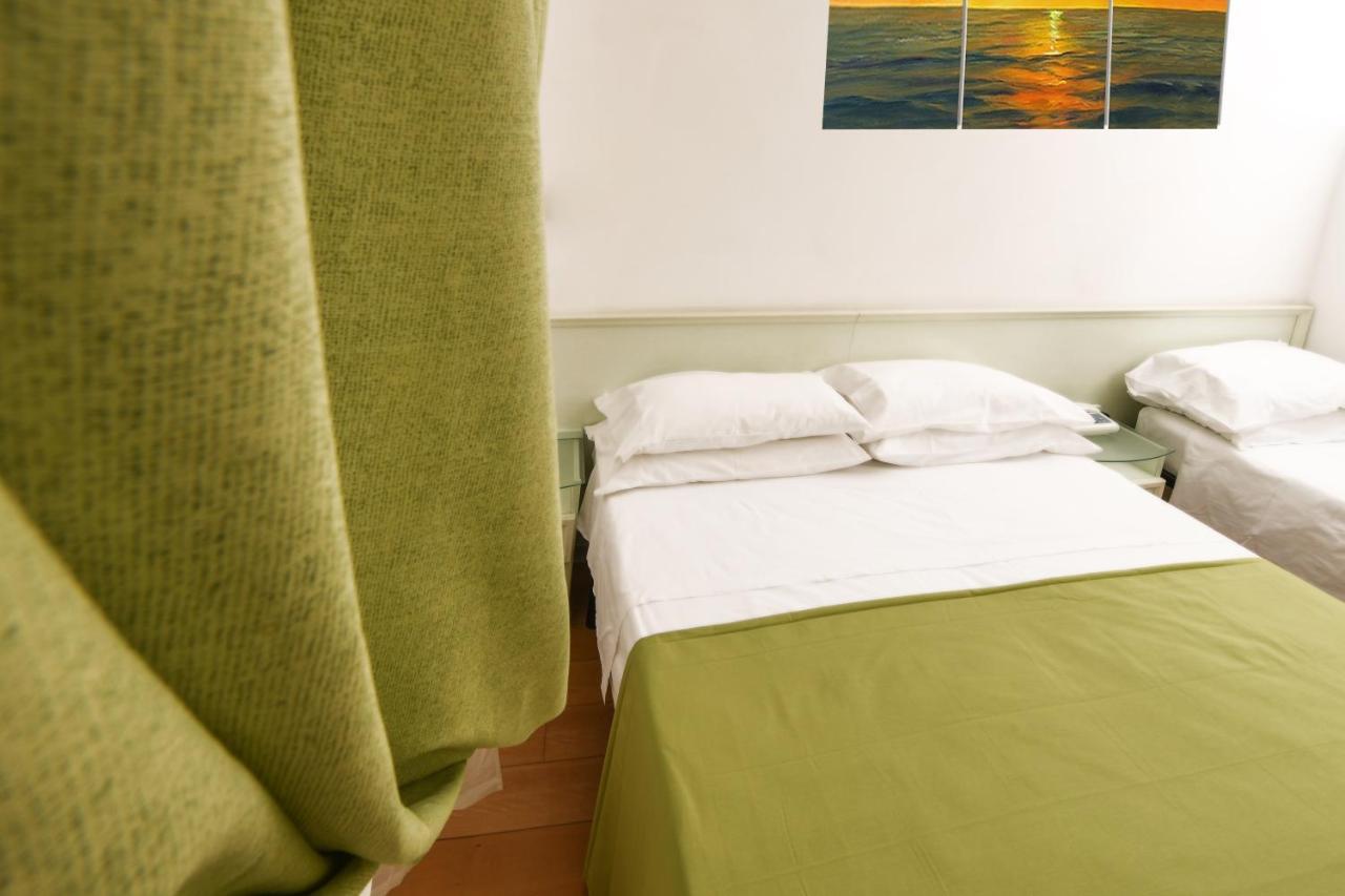 Hotel La Rosa กัตตอลิกา ภายนอก รูปภาพ