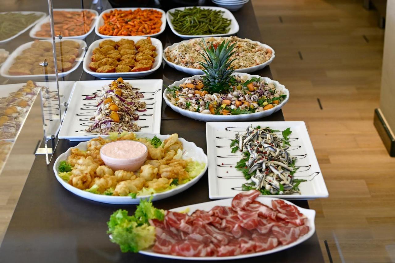 Hotel La Rosa กัตตอลิกา ภายนอก รูปภาพ