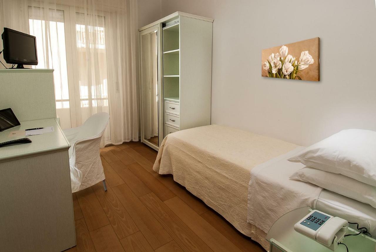 Hotel La Rosa กัตตอลิกา ภายนอก รูปภาพ