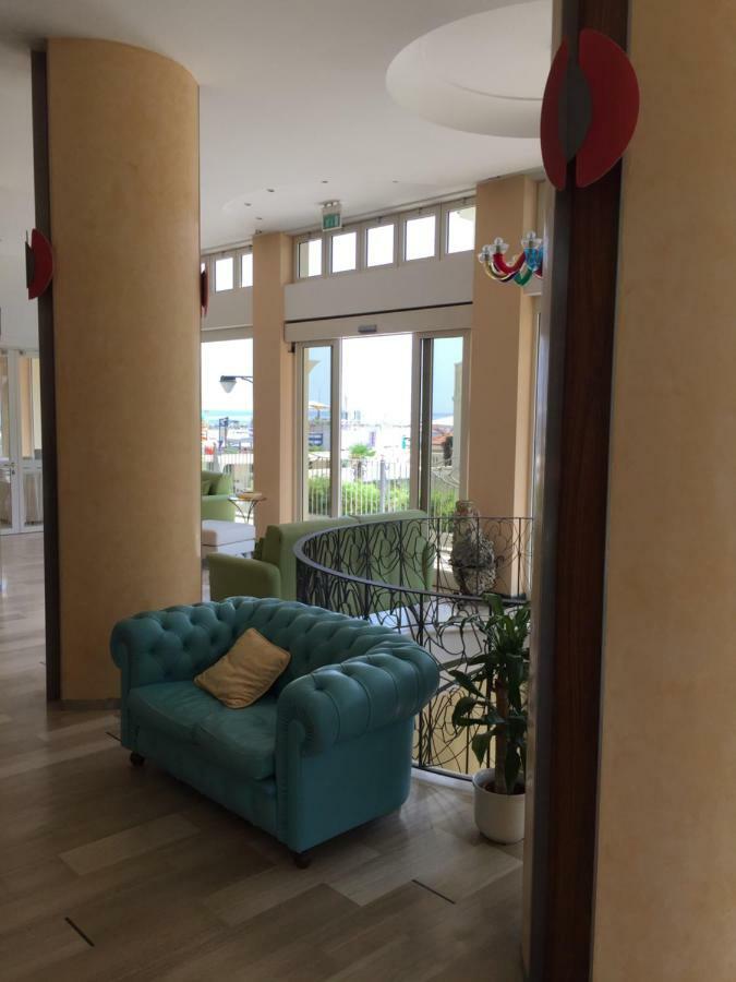 Hotel La Rosa กัตตอลิกา ภายนอก รูปภาพ