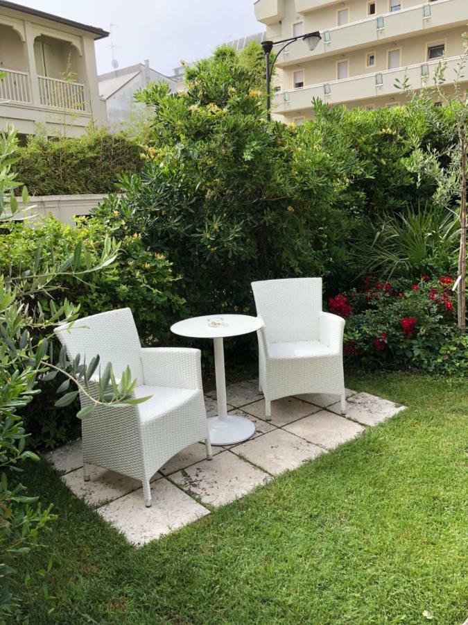 Hotel La Rosa กัตตอลิกา ภายนอก รูปภาพ